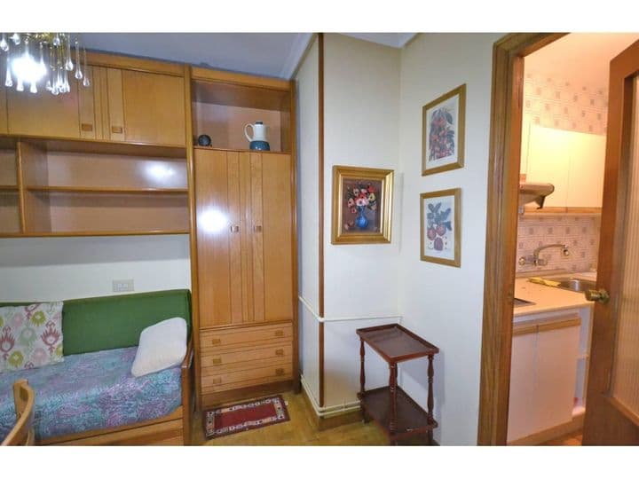 1 bedroom apartment for rent in Palencia, Spain - Image 9