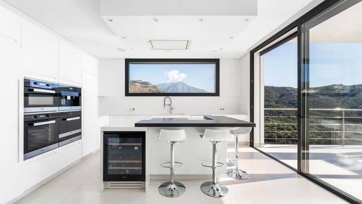 4 bedrooms house for sale in Benahavis, Spain - Image 3