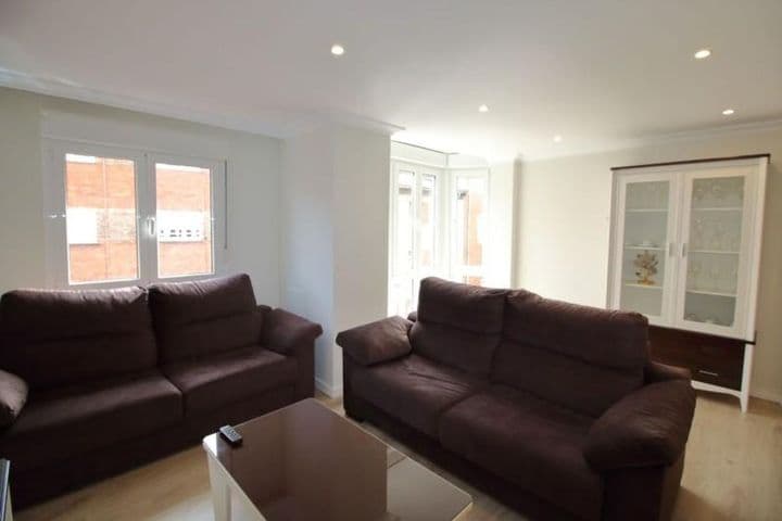 3 bedrooms apartment for rent in Gijon, Spain - Image 3