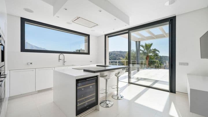 4 bedrooms house for sale in Benahavis, Spain - Image 9