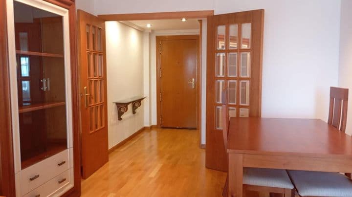 3 bedrooms apartment for rent in Zaragoza, Spain