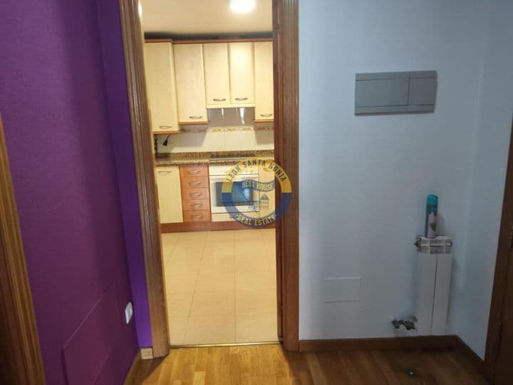 3 bedrooms apartment for rent in Leon, Spain - Image 3