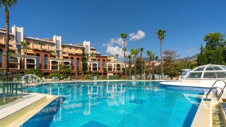 2 bedrooms apartment for rent in Parque de la Paloma, Spain - Image 3