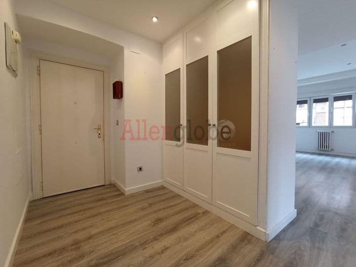 4 bedrooms apartment for sale in Oviedo, Spain - Image 5