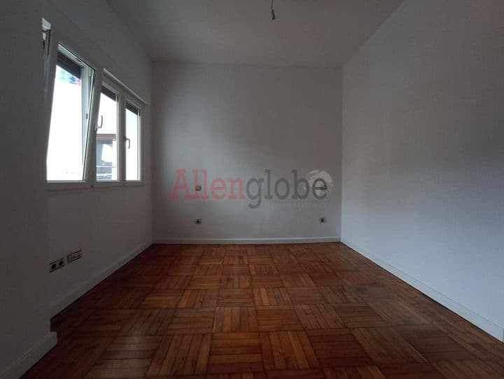 4 bedrooms apartment for sale in Oviedo, Spain - Image 12