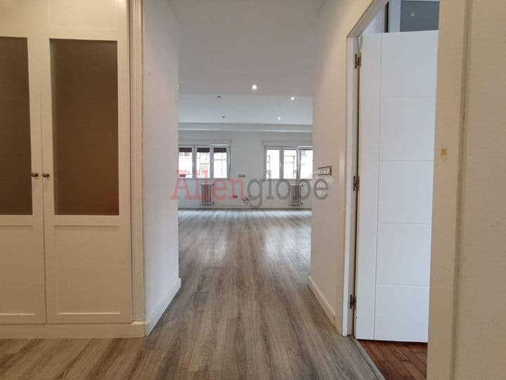 4 bedrooms apartment for sale in Oviedo, Spain - Image 4