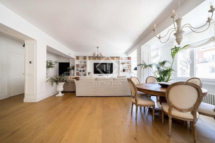 4 bedrooms apartment for sale in Madrid, Spain - Image 10