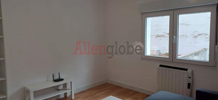 2 bedrooms apartment for rent in Oviedo, Spain - Image 5