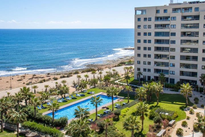 3 bedrooms apartment for rent in Punta Prima, Spain