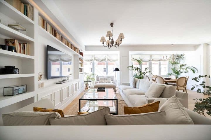 4 bedrooms apartment for sale in Madrid, Spain - Image 5