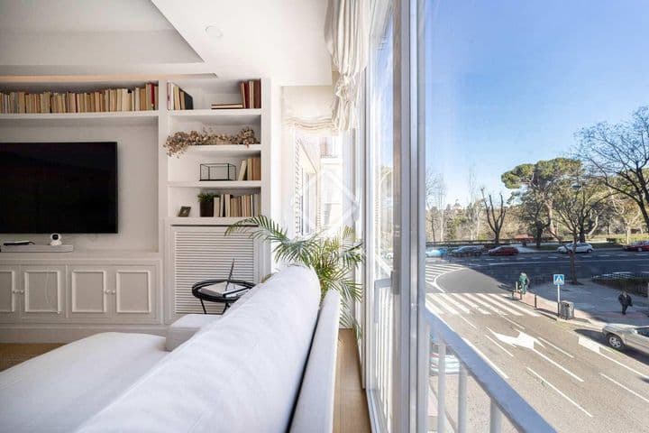 4 bedrooms apartment for sale in Madrid, Spain - Image 2