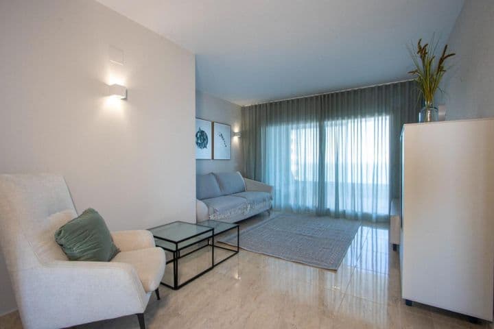 3 bedrooms apartment for rent in Punta Prima, Spain - Image 2