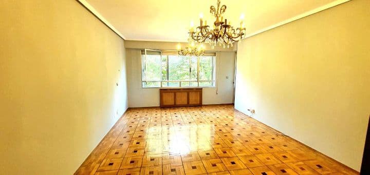 3 bedrooms apartment for rent in Oviedo, Spain - Image 3