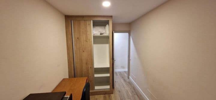 2 bedrooms apartment for rent in Santiago de Compostela, Spain - Image 12