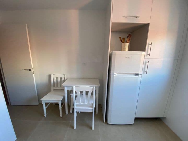 2 bedrooms apartment for rent in Santander, Spain - Image 12