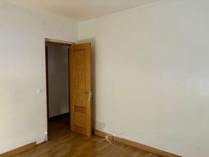 2 bedrooms apartment for sale in Ciudad Lineal, Spain - Image 7