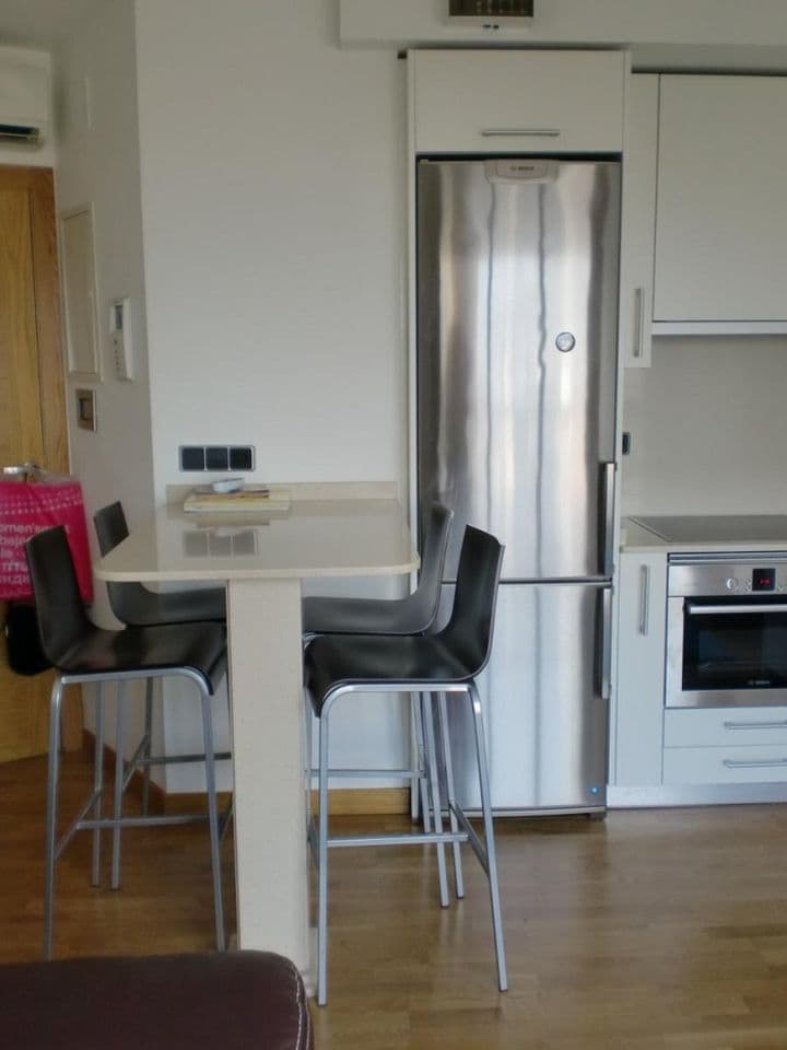 1 bedroom apartment for rent in Vigo, Spain - Image 10