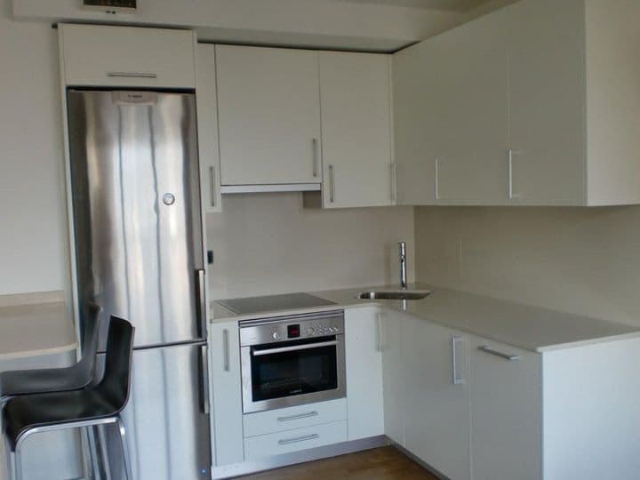 1 bedroom apartment for rent in Vigo, Spain - Image 9