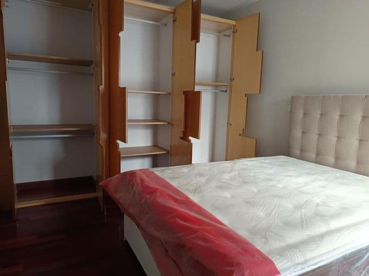 1 bedroom apartment for rent in Zaragoza, Spain - Image 12