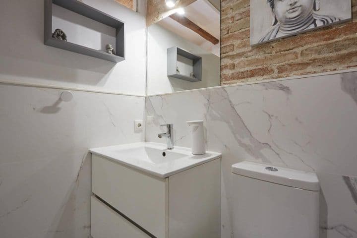 2 bedrooms apartment for rent in Poblenou, Spain - Image 10