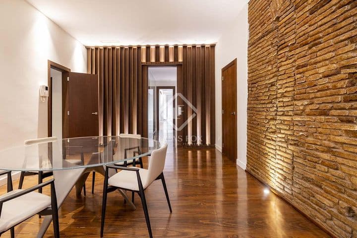 4 bedrooms apartment for rent in Barcelona, Spain - Image 12