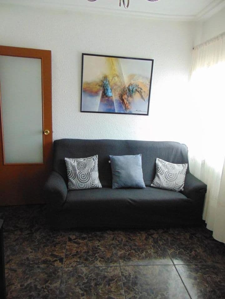 1 bedroom apartment for rent in Zaragoza, Spain - Image 9