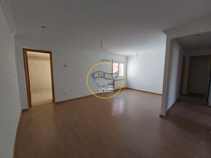 2 bedrooms apartment for sale in Leon, Spain - Image 2