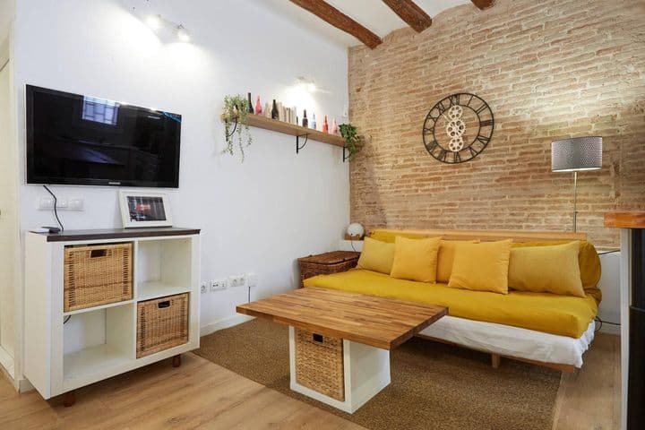 2 bedrooms apartment for rent in Poblenou, Spain - Image 3