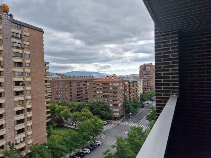 4 bedrooms apartment for rent in Pamplona, Spain - Image 2