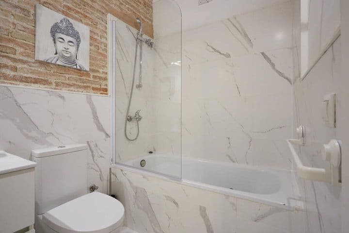 2 bedrooms apartment for rent in Poblenou, Spain - Image 9