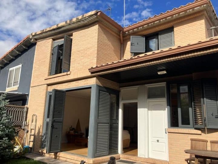 3 bedrooms house for rent in Zaragoza, Spain - Image 2