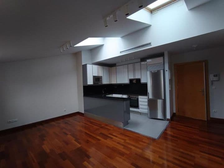 1 bedroom apartment for rent in Zaragoza, Spain - Image 4