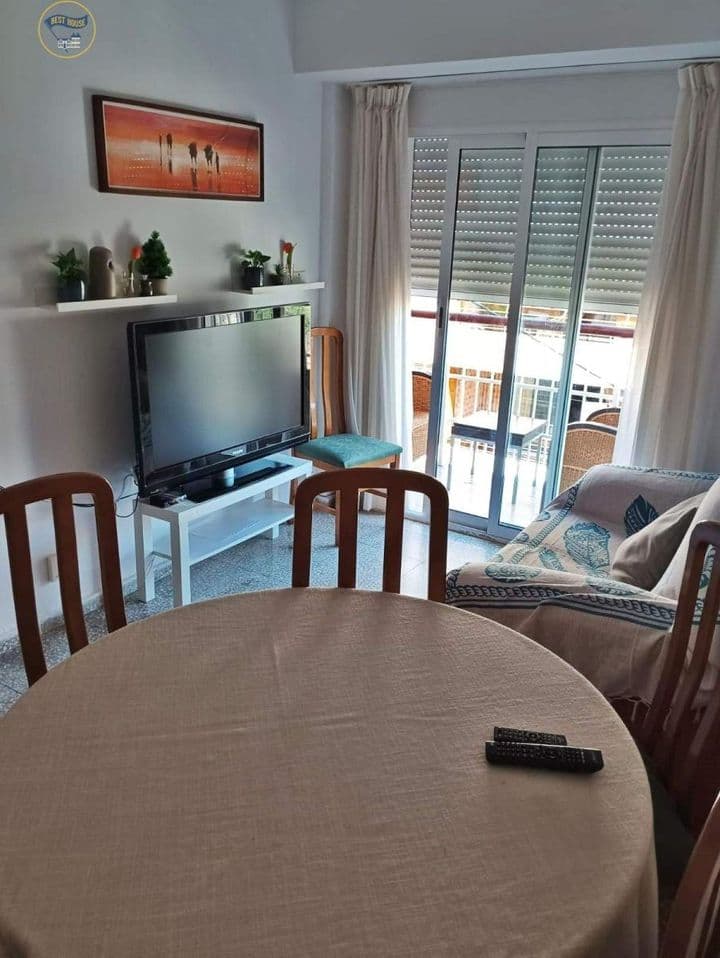 2 bedrooms apartment for rent in Alicante, Spain - Image 7