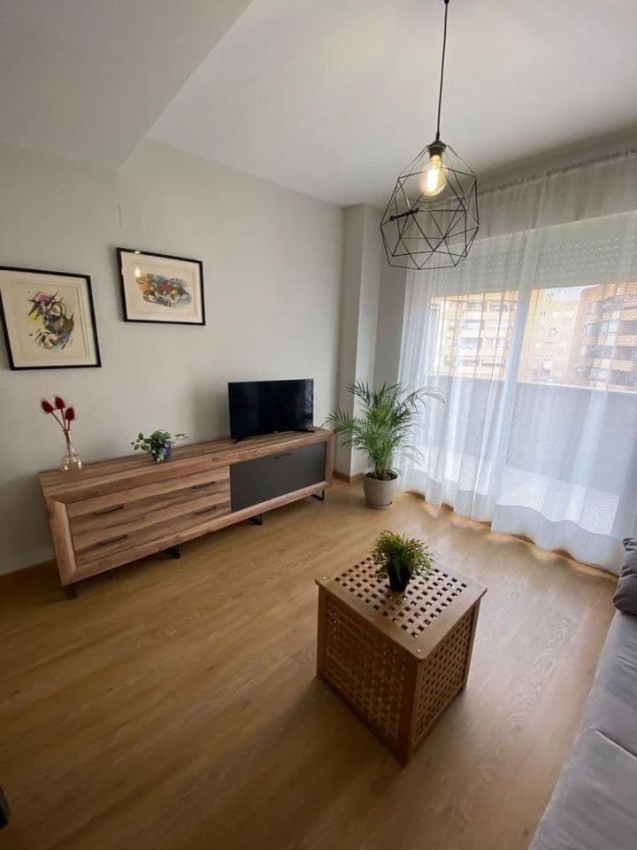 1 bedroom apartment for rent in Granada, Spain - Image 3