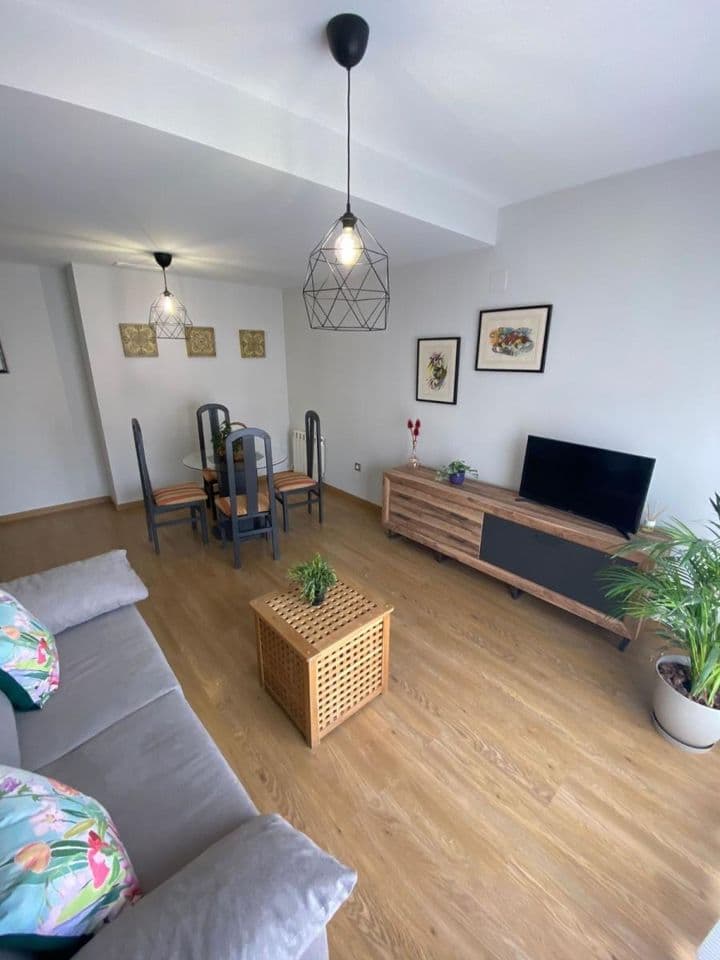 1 bedroom apartment for rent in Granada, Spain - Image 4