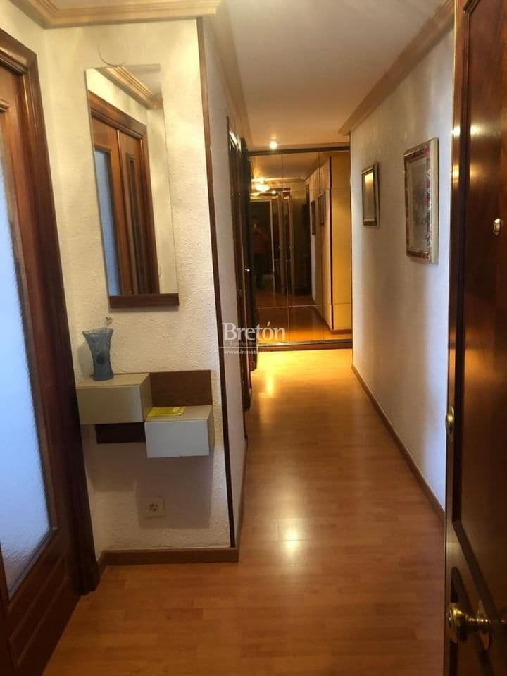 3 bedrooms apartment for rent in Zaragoza, Spain - Image 2