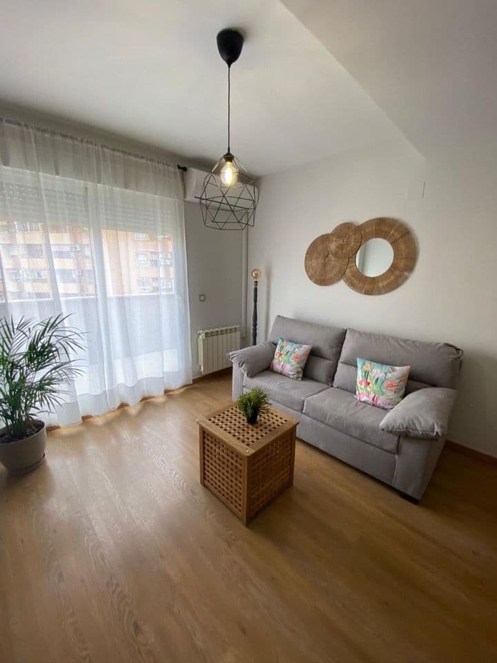 1 bedroom apartment for rent in Granada, Spain - Image 2