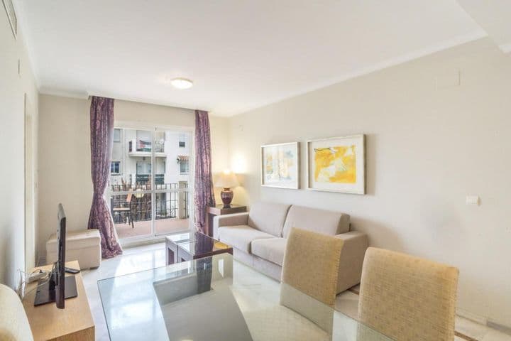 1 bedroom apartment for sale in Puerto Banus, Spain - Image 2