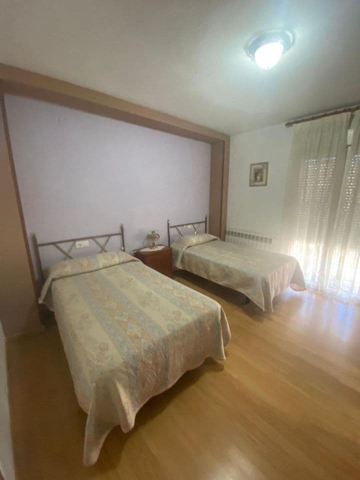 3 bedrooms apartment for rent in Vega de Granada, Spain - Image 6