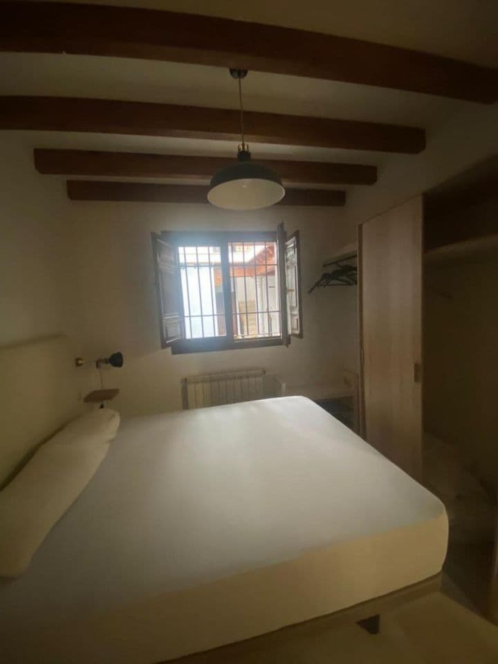 2 bedrooms apartment for rent in Centro-Sagrario, Spain - Image 5