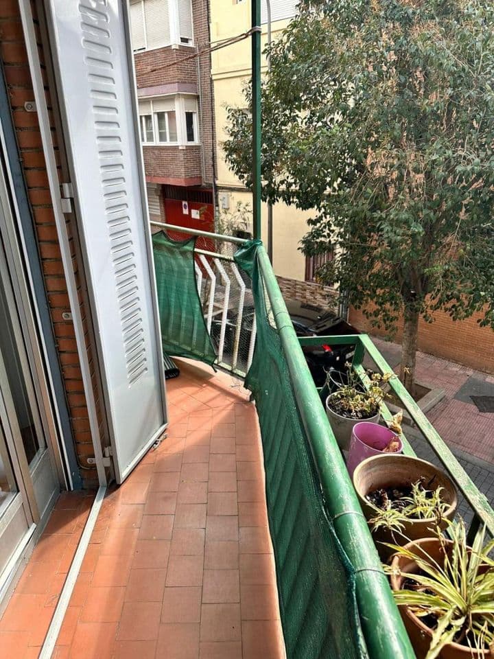 4 bedrooms apartment for sale in Puente de Vallecas, Spain - Image 2