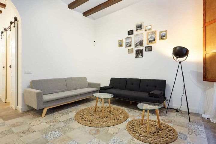 2 bedrooms apartment for rent in Ciutat Vella, Spain - Image 5