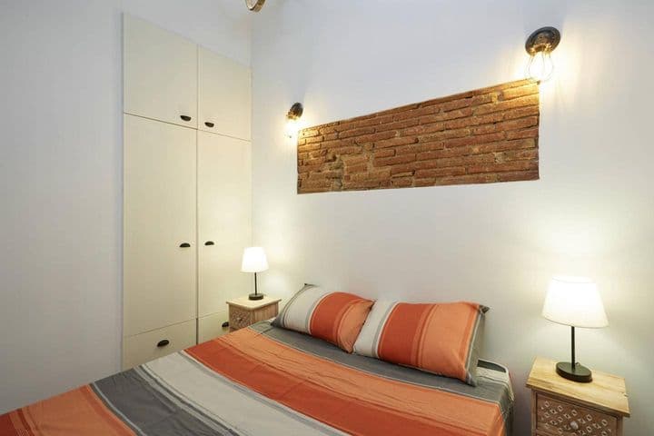 2 bedrooms apartment for rent in Ciutat Vella, Spain - Image 10