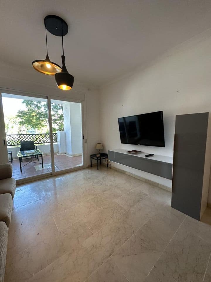 2 bedrooms apartment for rent in Marbella, Spain - Image 4