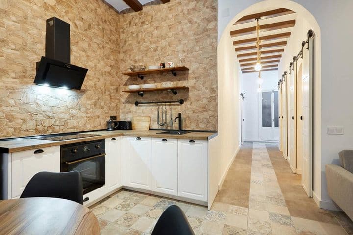 2 bedrooms apartment for rent in Ciutat Vella, Spain - Image 8