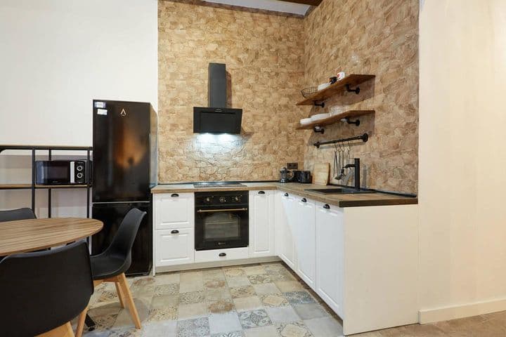 2 bedrooms apartment for rent in Ciutat Vella, Spain - Image 7