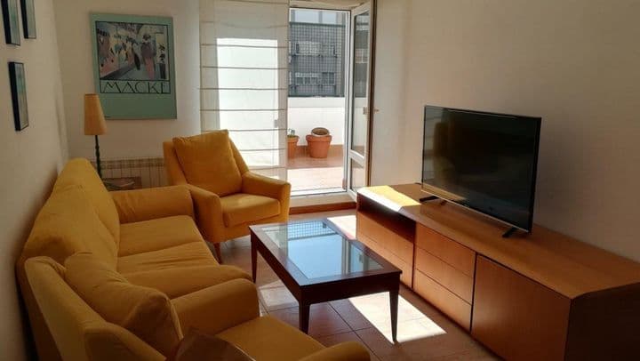 4 bedrooms apartment for rent in Santiago de Compostela, Spain - Image 6