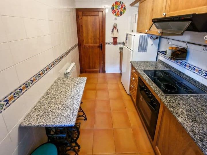 3 bedrooms apartment for rent in Huesca, Spain - Image 7