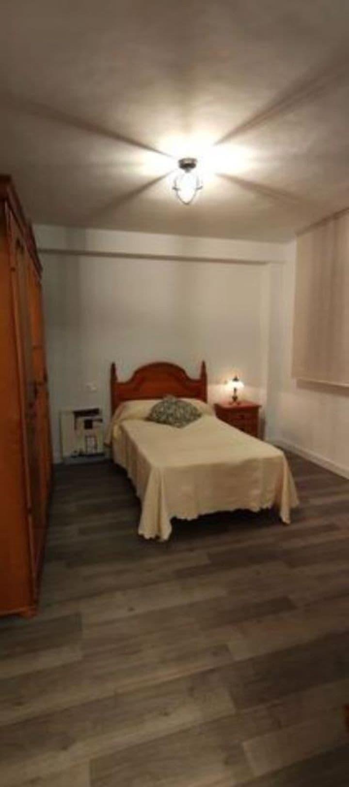 4 bedrooms apartment for rent in Granada, Spain - Image 8