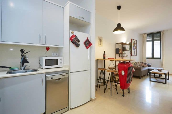 2 bedrooms apartment for rent in Ciutat Vella, Spain - Image 10